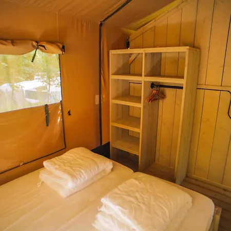 Domaine Le Peyral Luxe tent